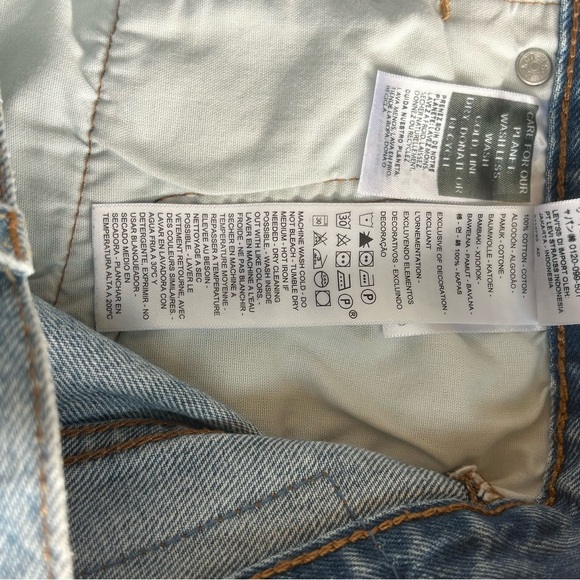 Levi’s 501 Distressed Denim Cutoff Shorts Women’s Size W31 Light Blue - Picture 8 of 8